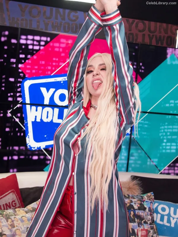 Ava Max photo 21 of 2136