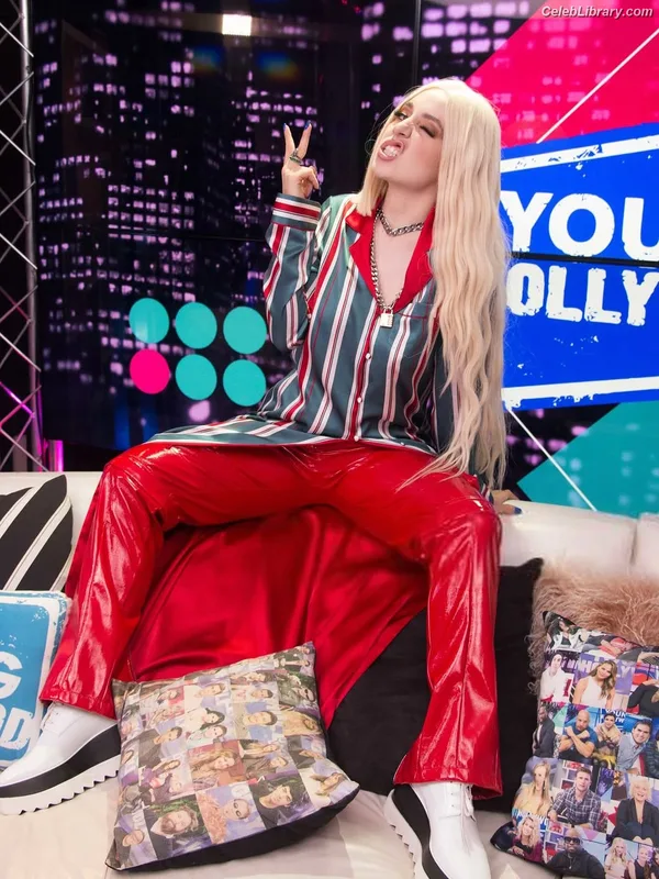 Ava Max photo 22 of 2136