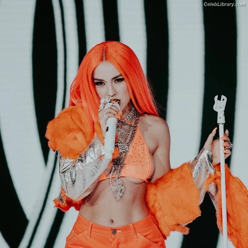 Ava Max photo 4 of 2136