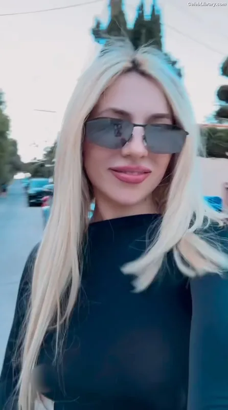 Ava Max photo 23 of 2136