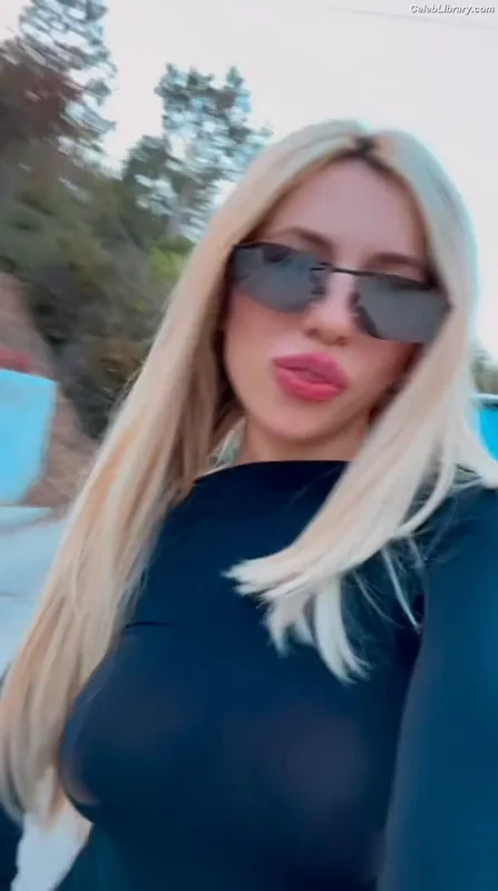 Ava Max photo 24 of 2136