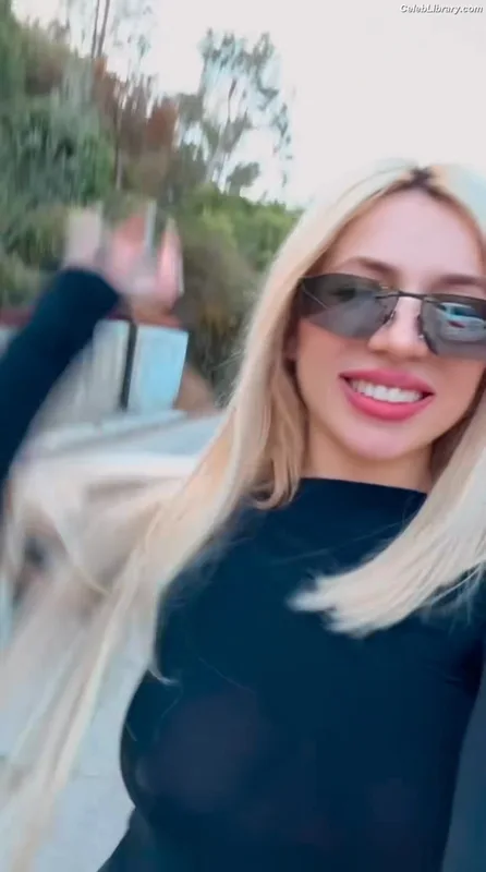 Ava Max photo 4 of 2136