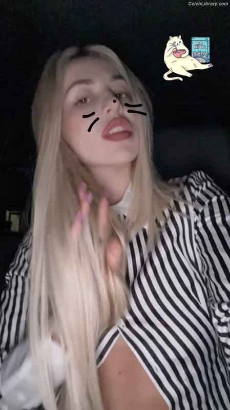 Ava Max photo 9 of 2136