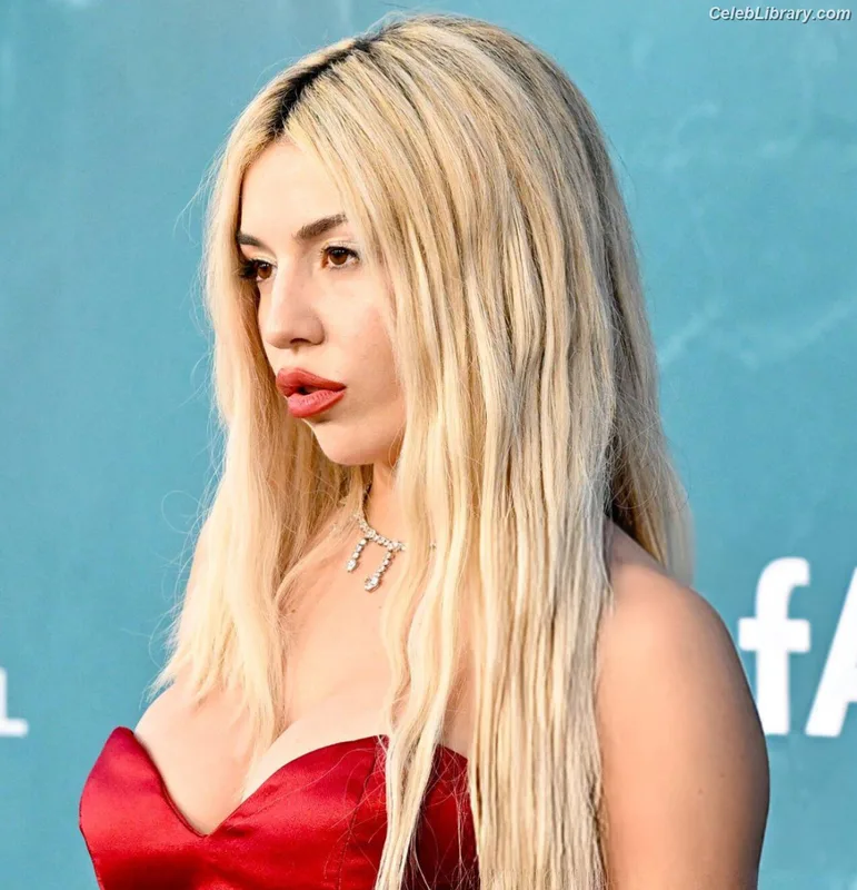 Ava Max photo 20 of 2136