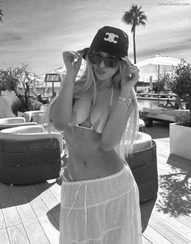 Ava Max photo 9 of 2136