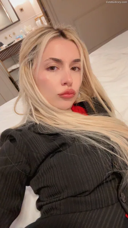 Ava Max photo 16 of 2136