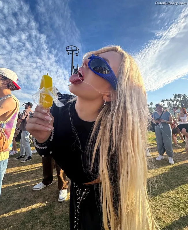 Ava Max photo 18 of 2136