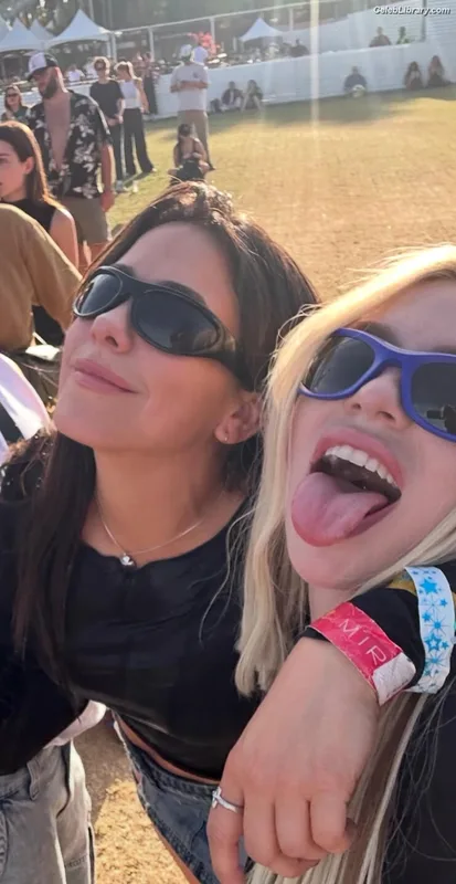 Ava Max photo 23 of 2136