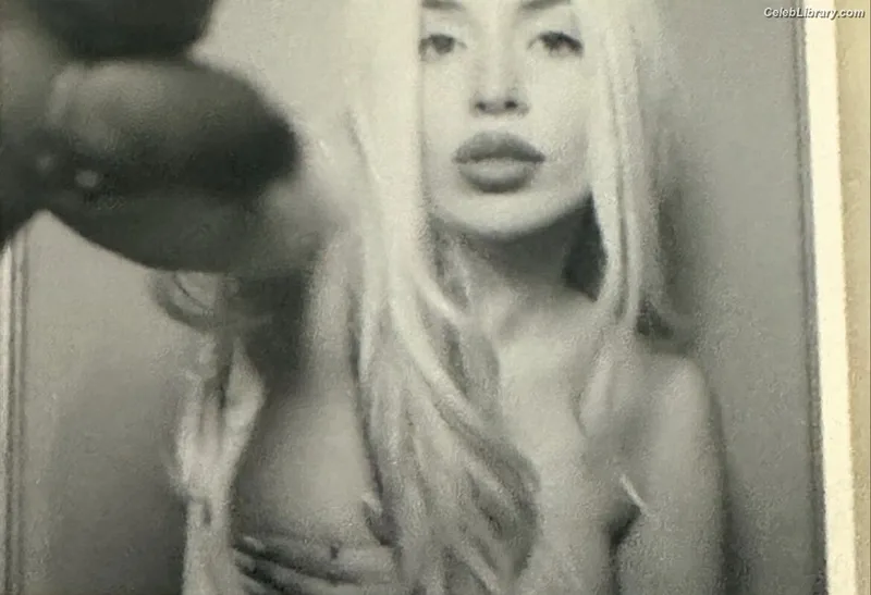 Ava Max photo 18 of 2136
