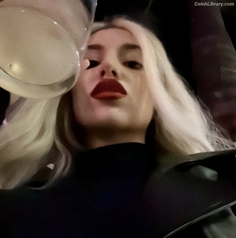Ava Max photo 21 of 2136