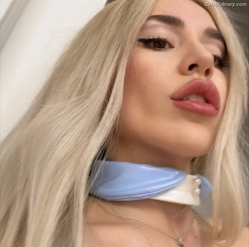 Ava Max photo 4 of 2136