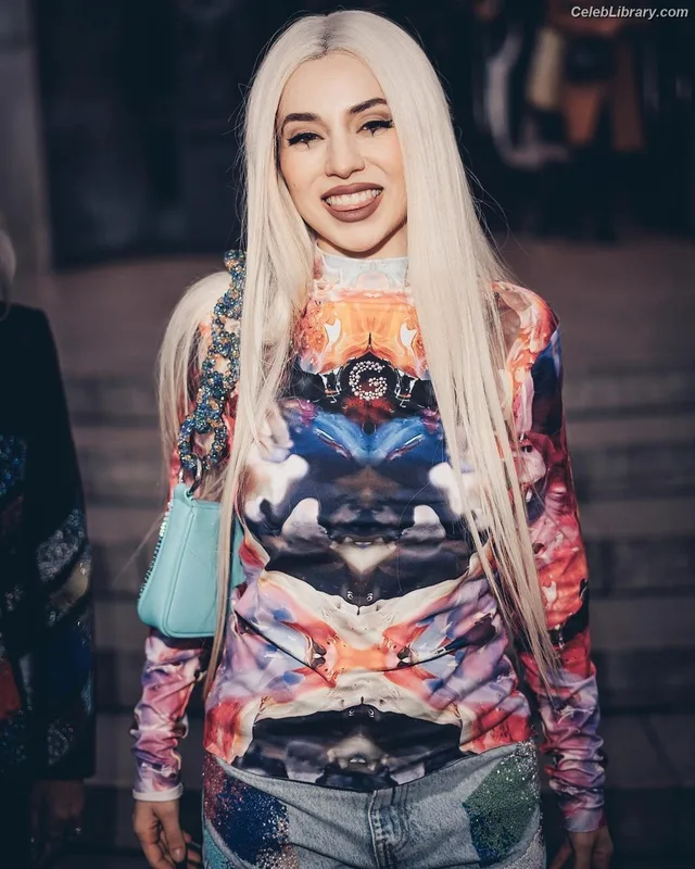 Ava Max photo 7 of 2136