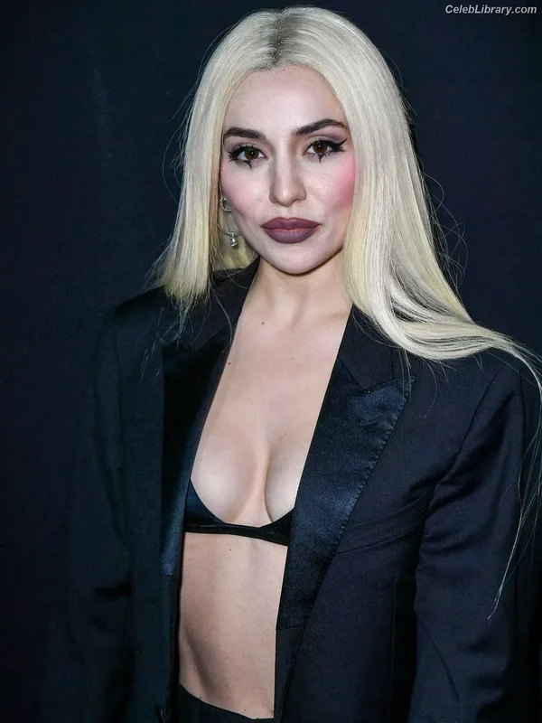 Ava Max photo 10 of 2136