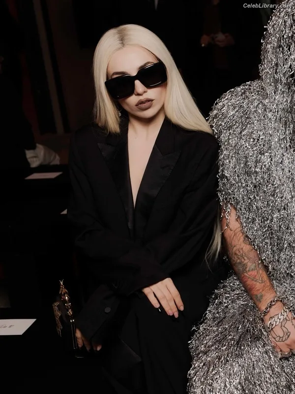 Ava Max photo 17 of 2136