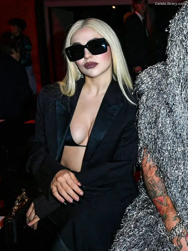 Ava Max photo 24 of 2136