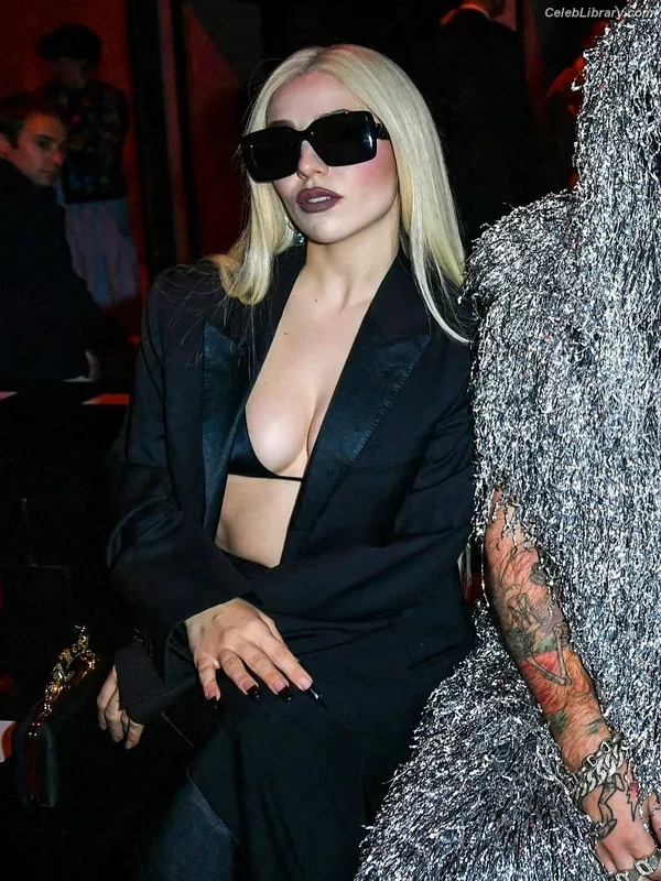 Ava Max photo 1 of 2136