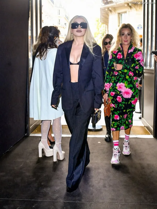 Ava Max photo 21 of 2136