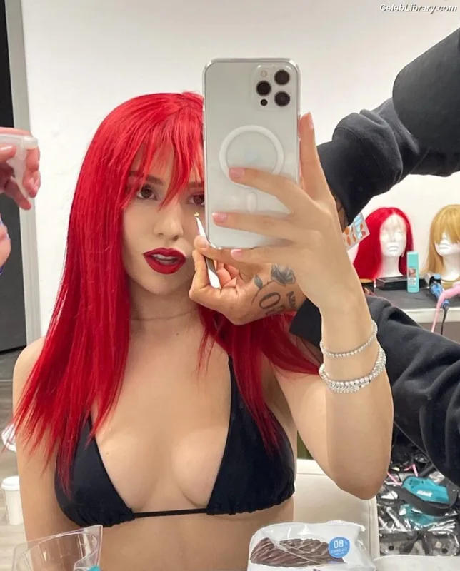 Ava Max photo 22 of 2136
