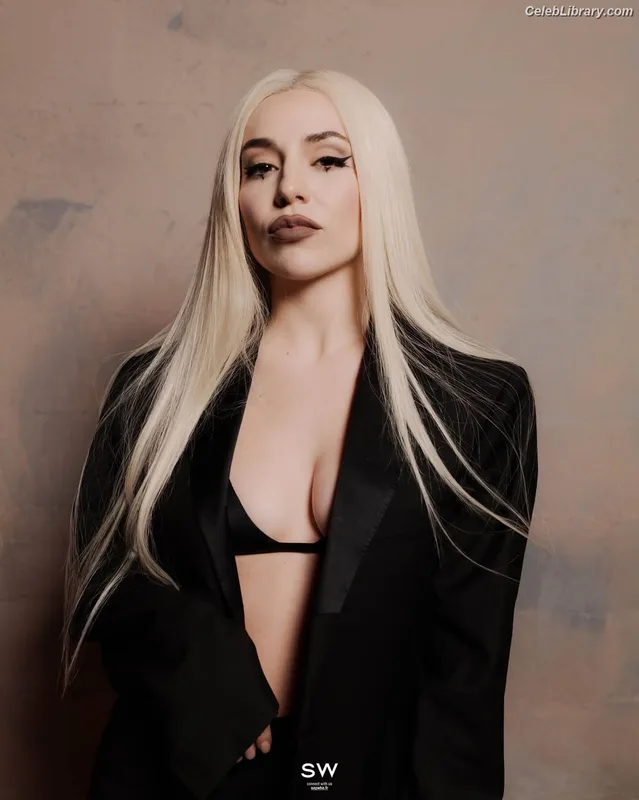 Ava Max photo 24 of 2136