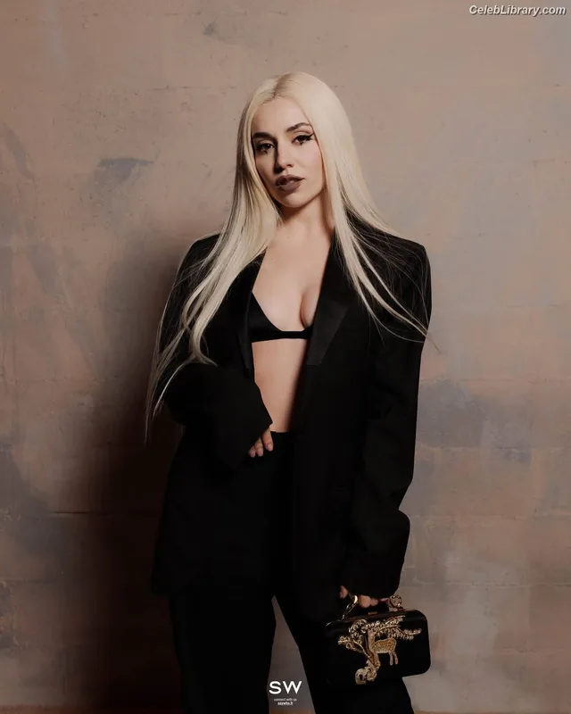 Ava Max photo 2 of 2136