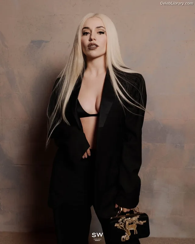 Ava Max photo 3 of 2136