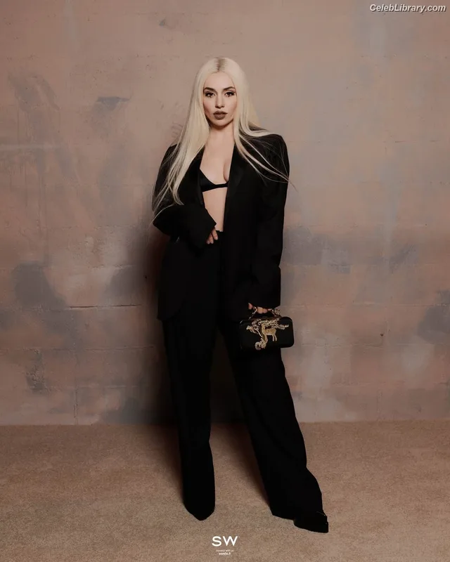Ava Max photo 5 of 2136