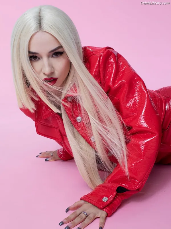 Ava Max photo 8 of 2136