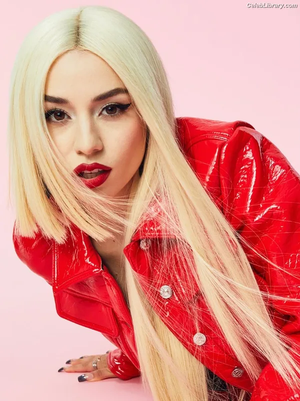 Ava Max photo 9 of 2136