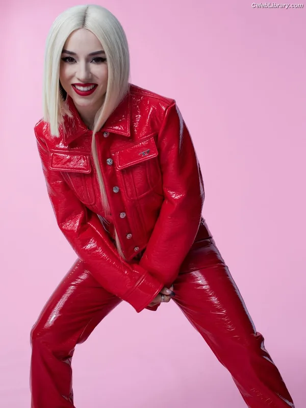 Ava Max photo 10 of 2136