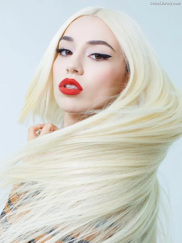 Ava Max photo 14 of 2136