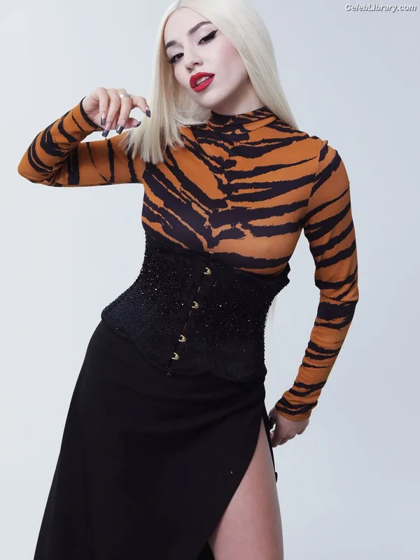 Ava Max photo 15 of 2136