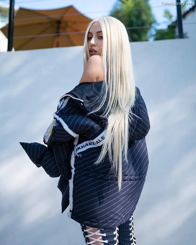 Ava Max photo 23 of 2136