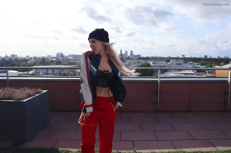 Ava Max photo 2 of 2136