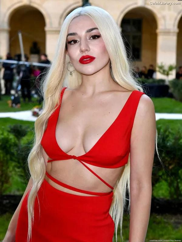 Ava Max photo 9 of 2136