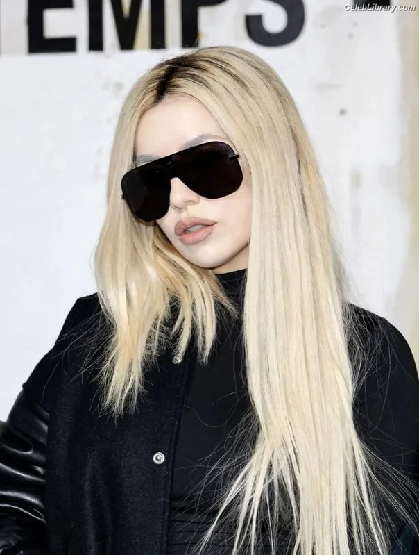 Ava Max photo 24 of 2136