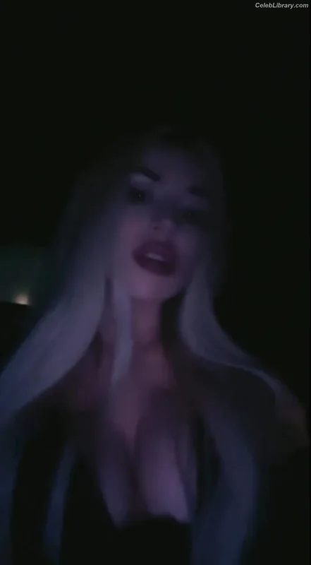 Ava Max photo 24 of 2136