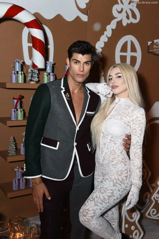 Ava Max photo 3 of 2136