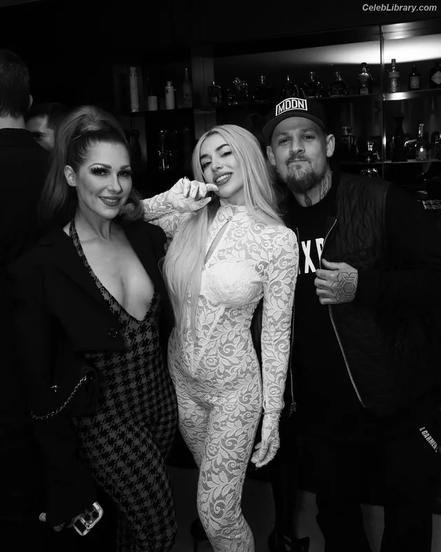 Ava Max photo 12 of 2136