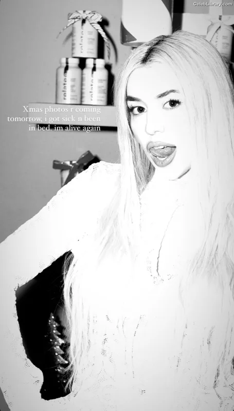 Ava Max photo 16 of 2136