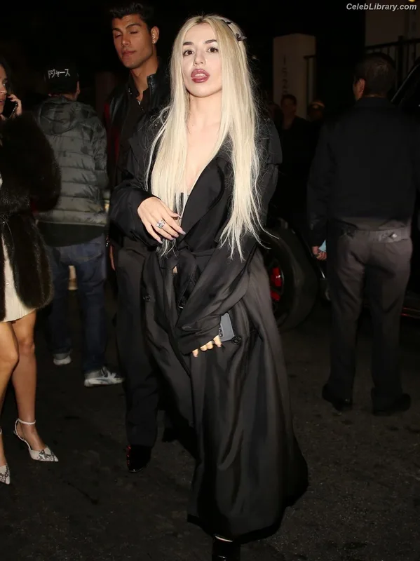 Ava Max photo 20 of 2136