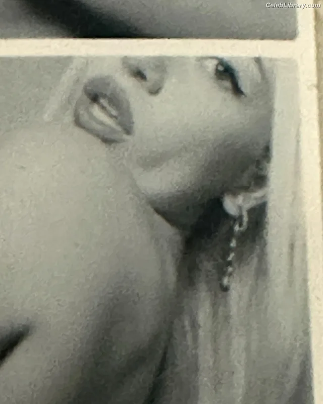 Ava Max photo 2 of 2136