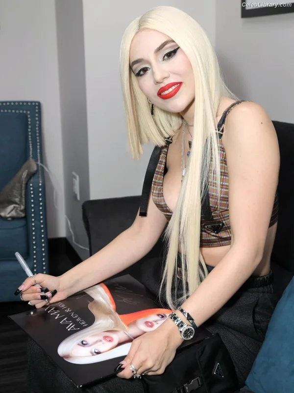 Ava Max photo 6 of 2136