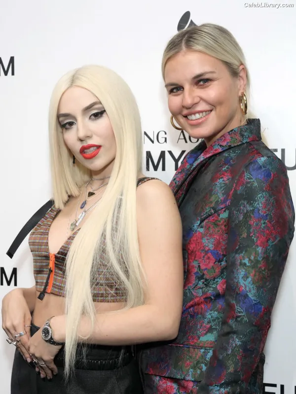 Ava Max photo 13 of 2136