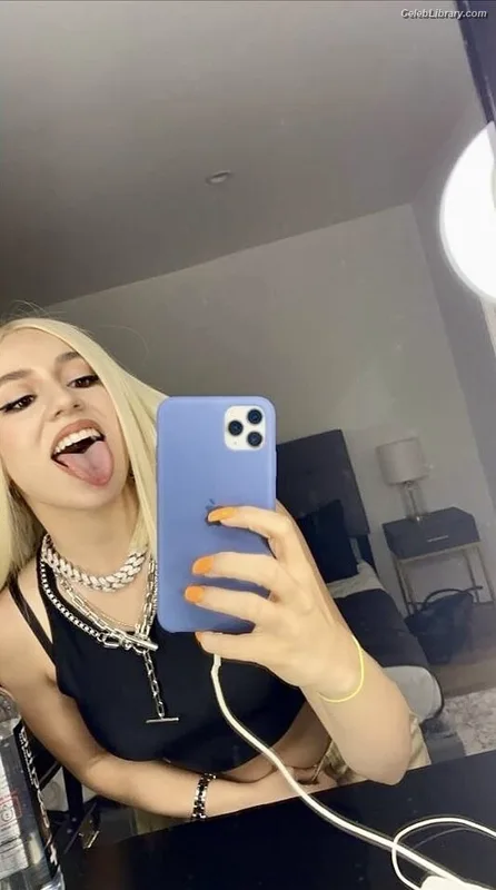 Ava Max photo 7 of 2136