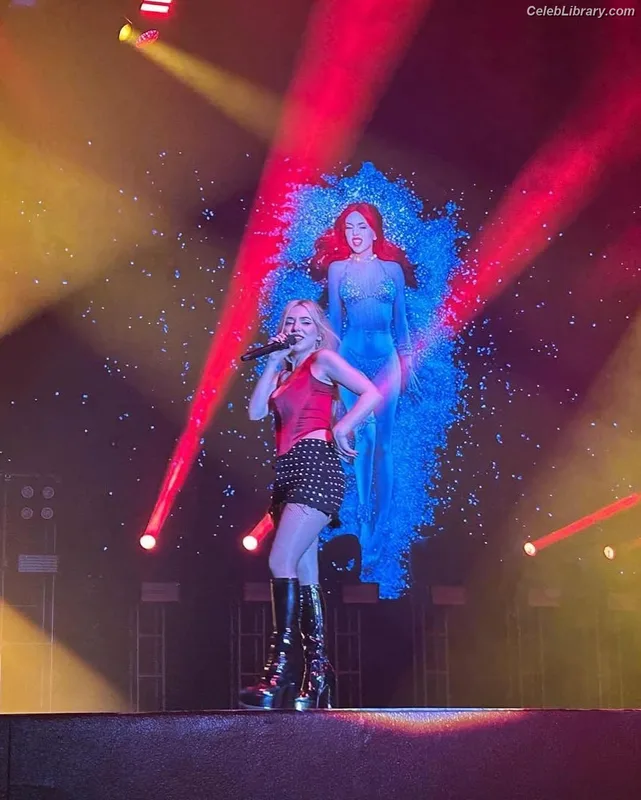 Ava Max photo 18 of 2136