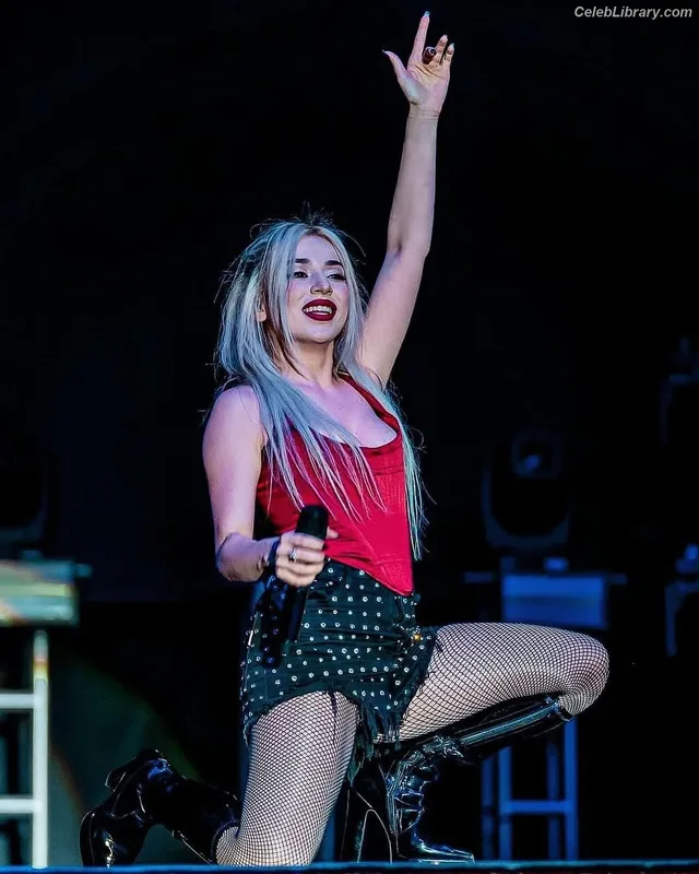 Ava Max photo 5 of 2136