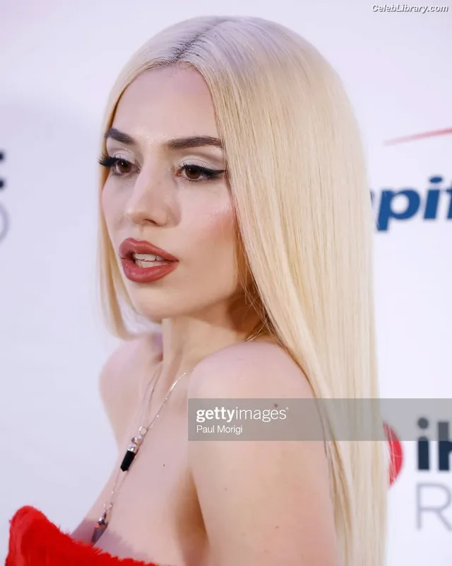 Ava Max photo 13 of 2136