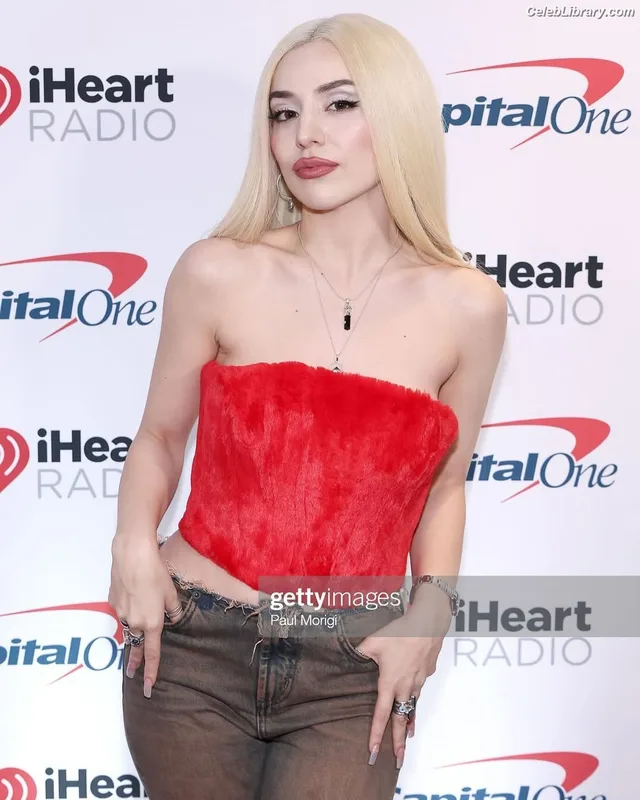 Ava Max photo 15 of 2136