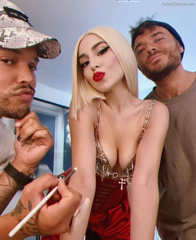 Ava Max photo 19 of 2136