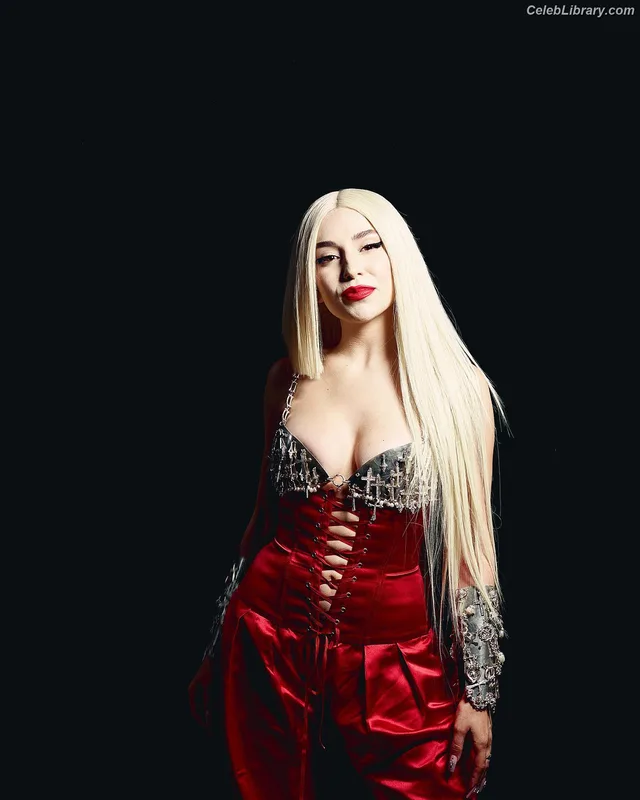 Ava Max photo 21 of 2136